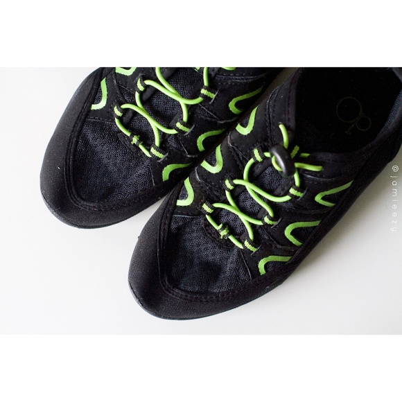 Op (Kids) | Bungee Lace-Up Water Shoes - Picture 2 of 7